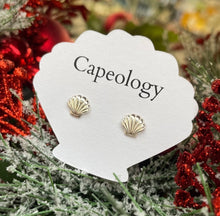 Load image into Gallery viewer, Seashell Earrings