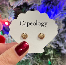 Load image into Gallery viewer, Seashell Earrings