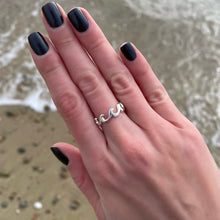 Load image into Gallery viewer, Adjustable Wave Ring - Capeology