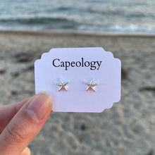 Load image into Gallery viewer, Starfish Earrings - Capeology