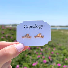 Load image into Gallery viewer, Martha&#39;s Vineyard Earrings - Capeology