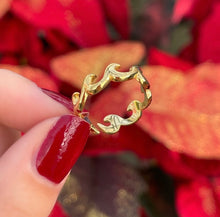 Load image into Gallery viewer, Adjustable Wave Ring